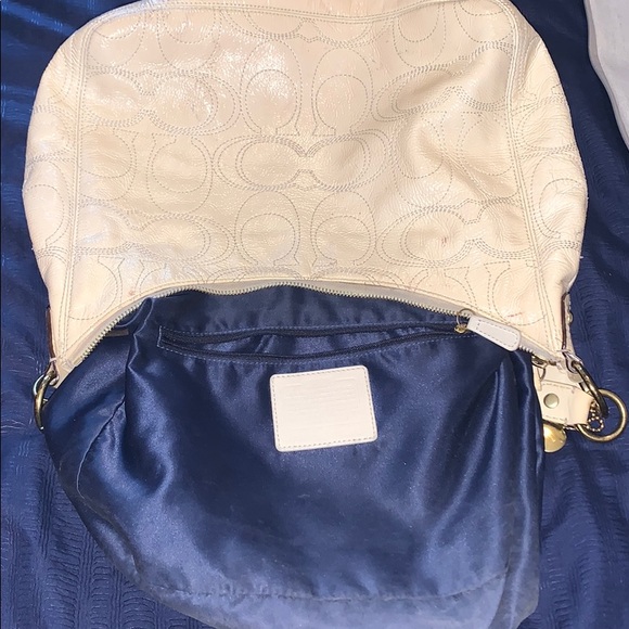 Cream/off white Coach handbag - Picture 3 of 4